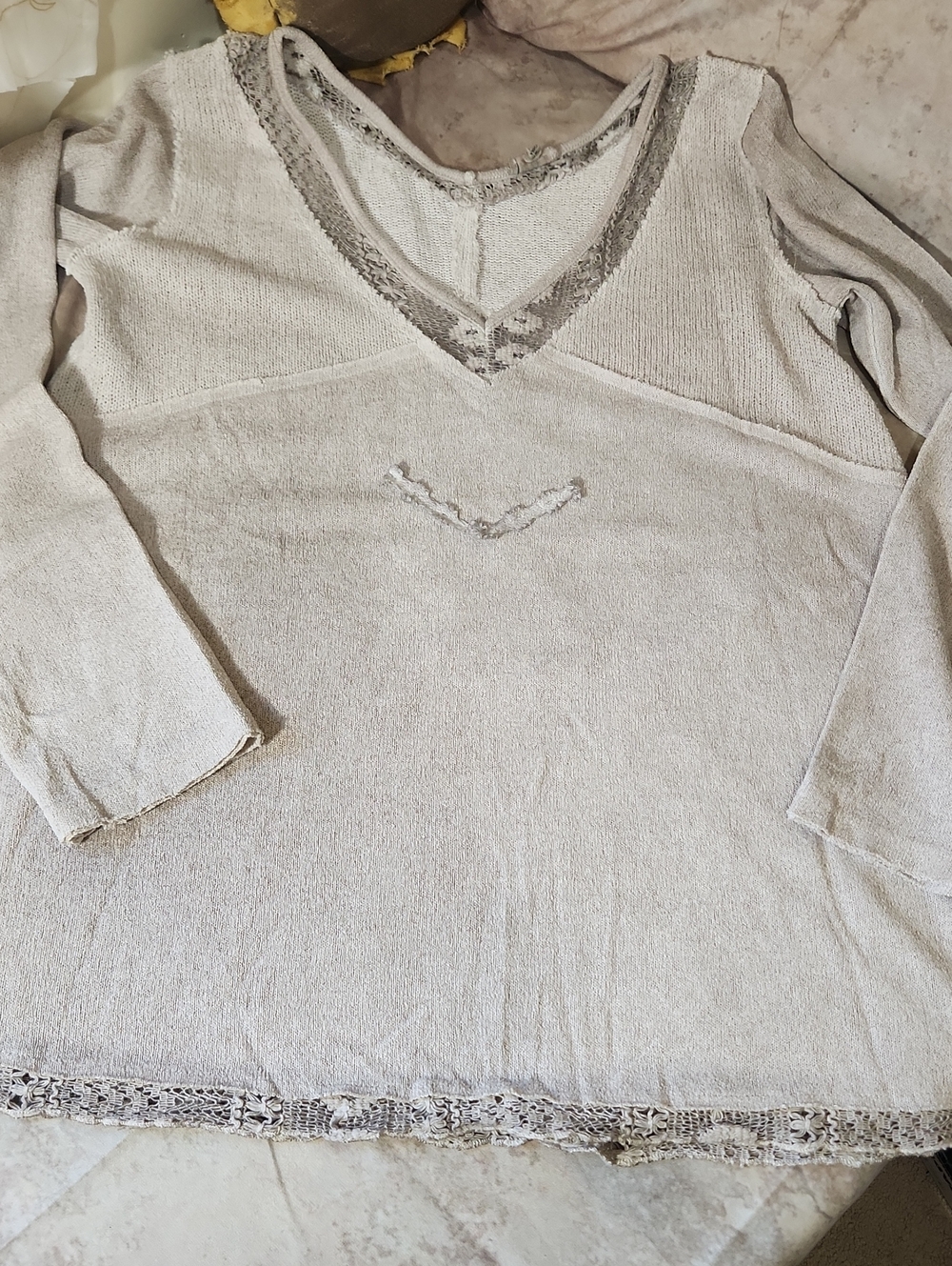 POL Light Gray/Beige Knit V-Neck Women's Tunic